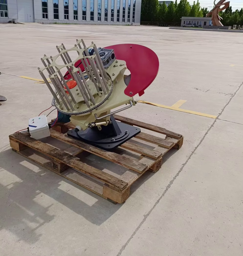 Clay pigeon thrower with 8 rounds