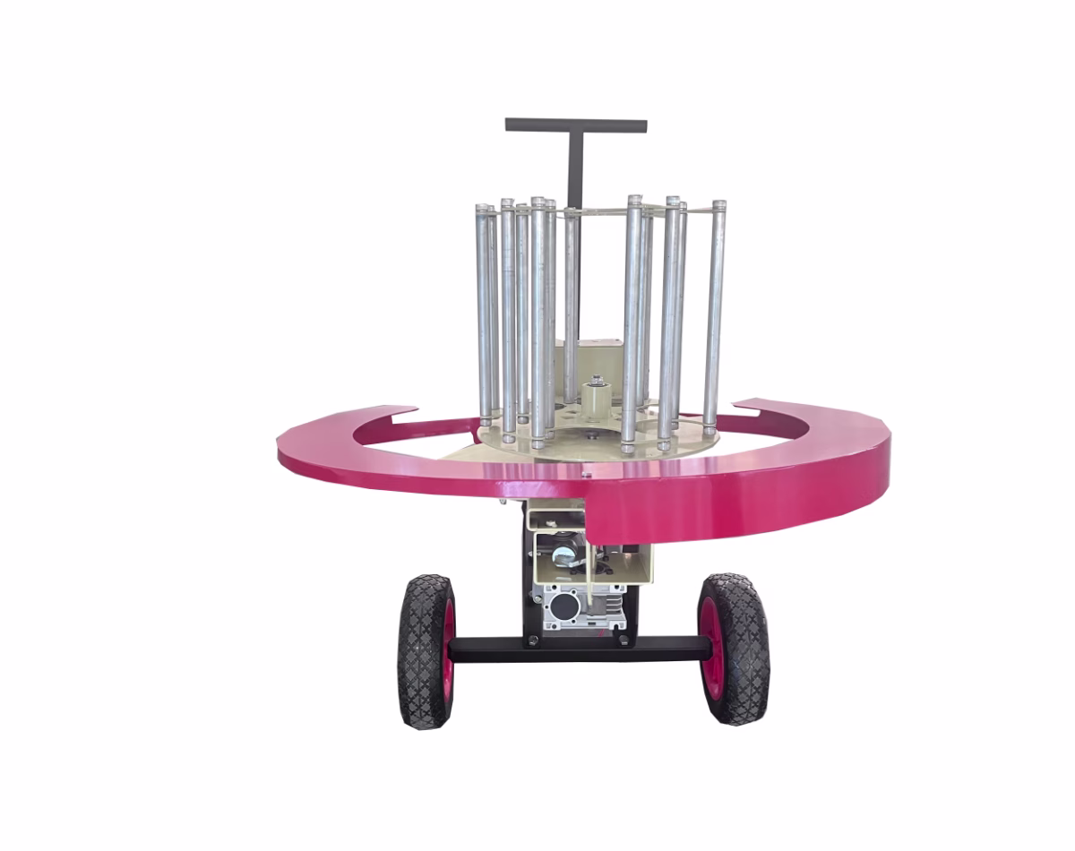 Clay pigeon thrower with 6 rounds